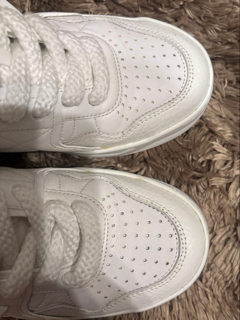 ワンスタッズ XL ナッパレザー ロートップ スニーカー