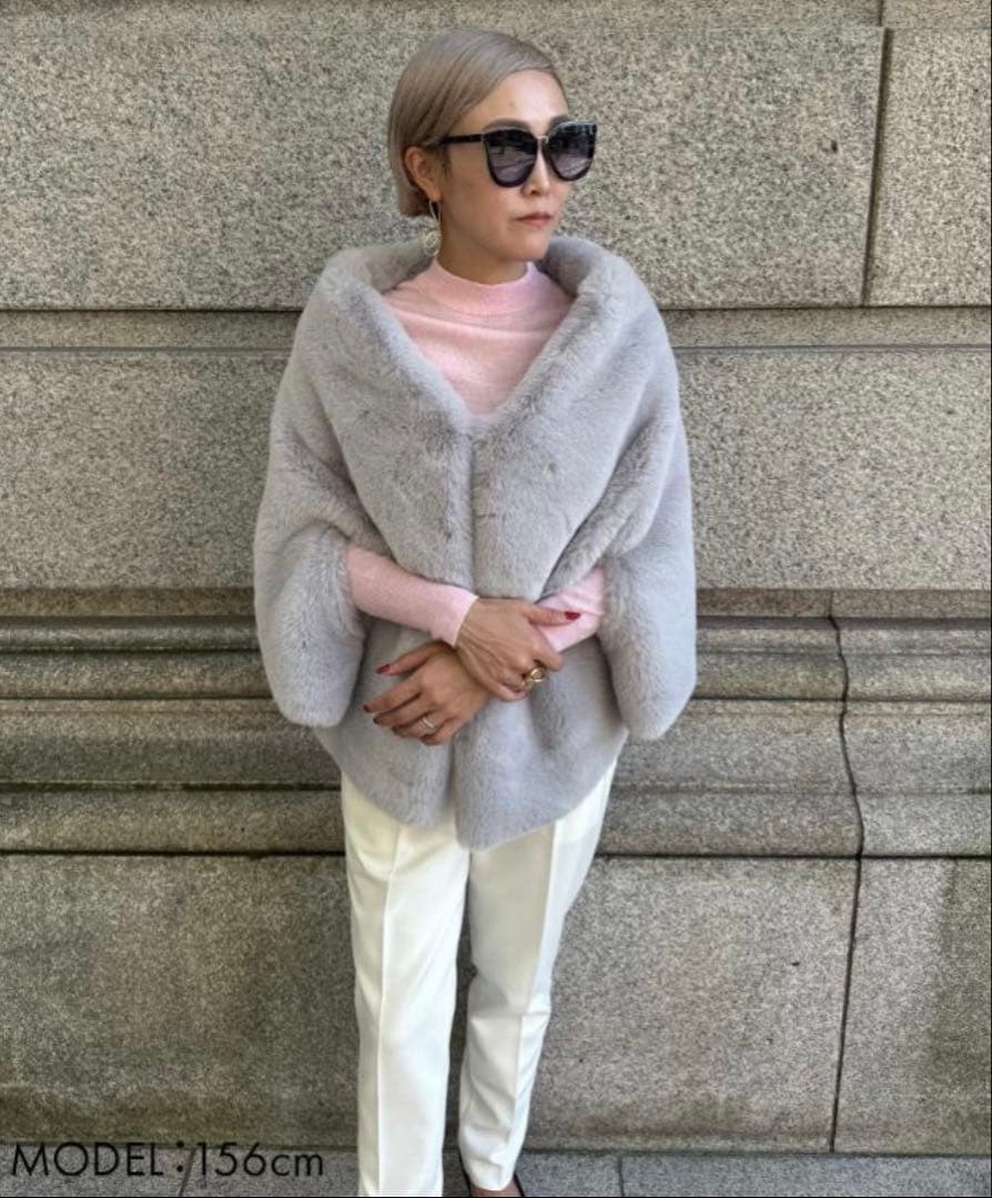 【極美品】Jenneリッチボリュームファーケープ ライトグレー