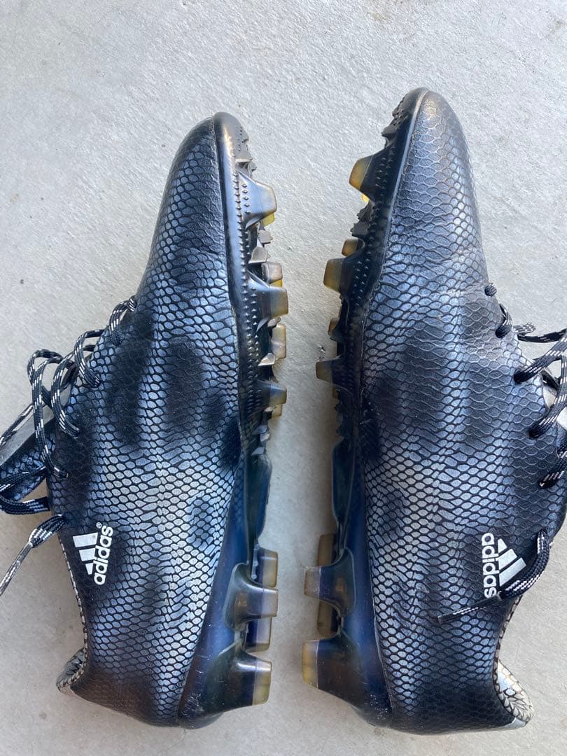 adidas F50 ヘビ柄 サッカースパイク