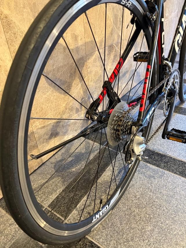 GIANT-FCR-フラットバーロード-手渡しのみでお願いします。