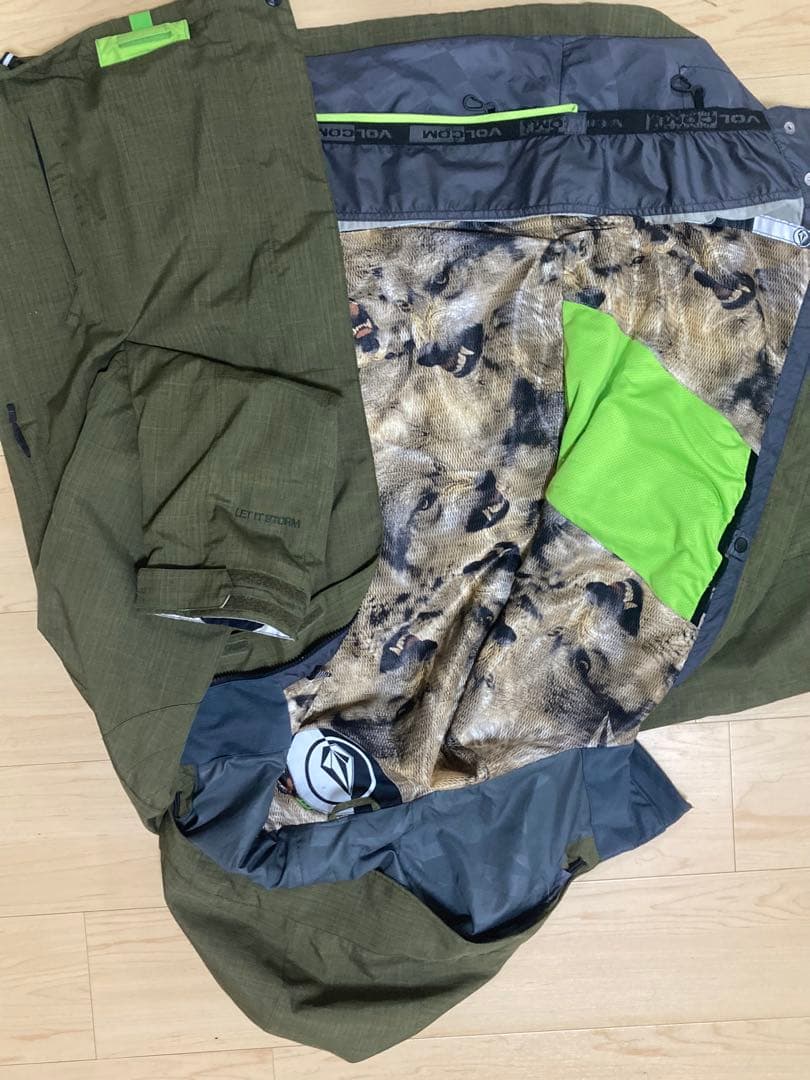 Volcom スノーボードウェア Mサイズ