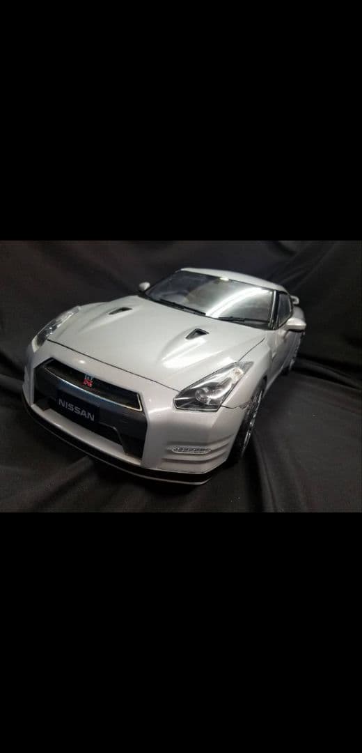 NISSAN GT-R R35 1/8スケール プラモデル