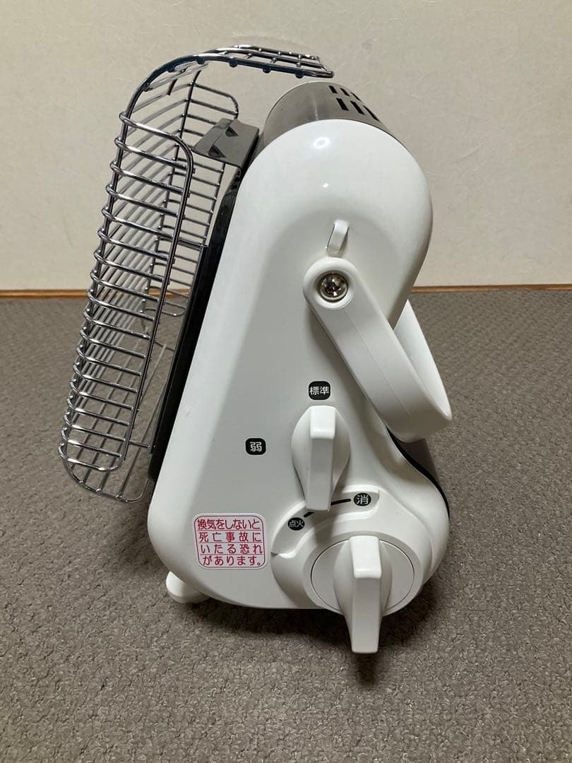 イワタニ　カセットガスストーブ　屋内専用　2021年製