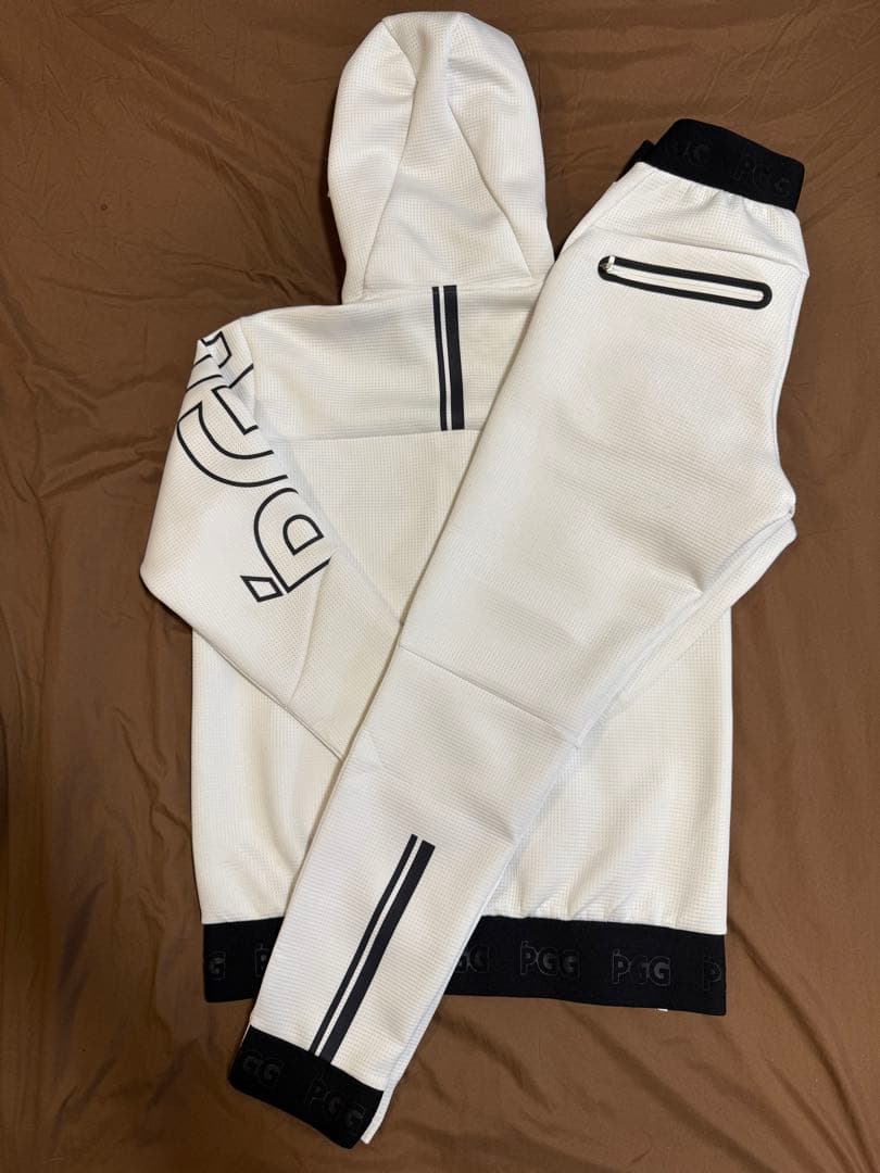 PGG ホワイト フルジップジャケットとパンツ　セットアップ