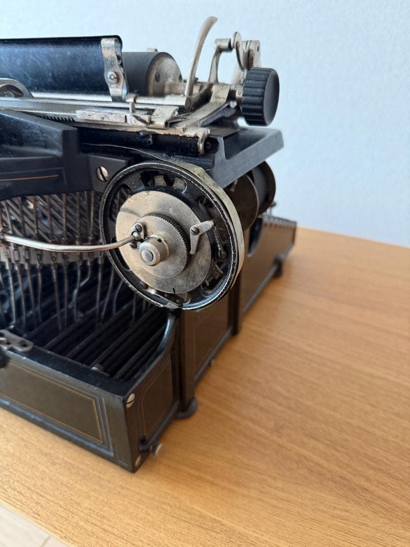 Smith Premier No.4 デスクトップ タイプライター