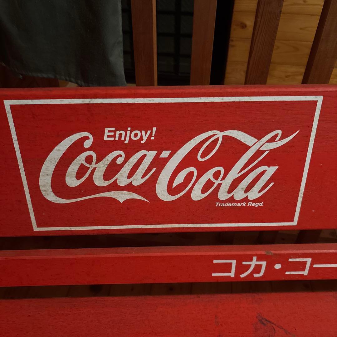 Coca-Cola ロゴ入り赤い木製ベンチ - メルカリ