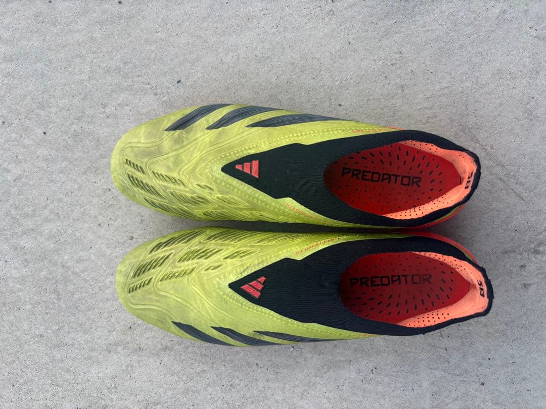 adidas Predator サッカースパイク