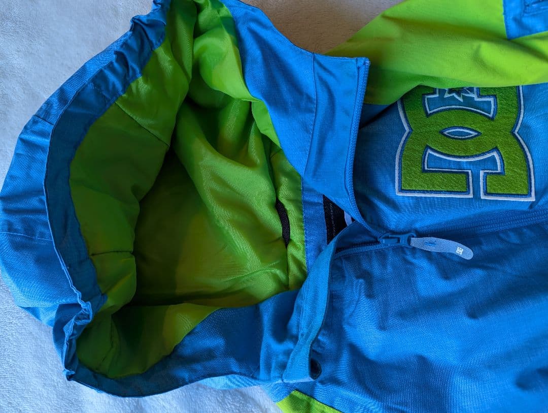 美品　DC SHOES　スノーウェアキッズ　DC 12　150　サイズ調整　上下