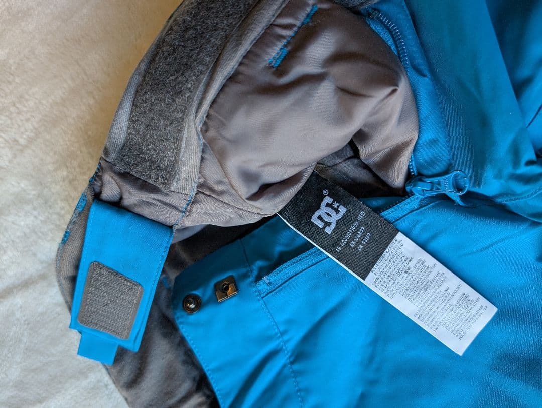 美品　DC SHOES　スノーウェアキッズ　DC 12　150　サイズ調整　上下