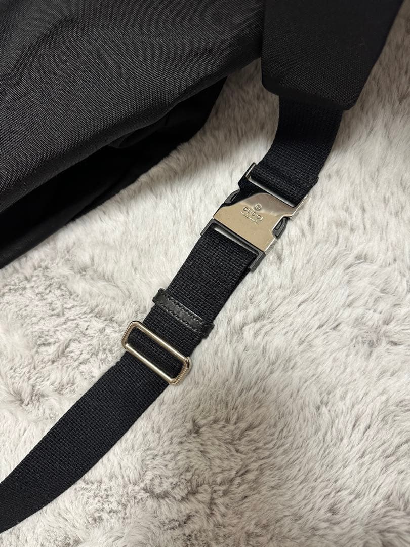 GUCCI ボディーバッグ