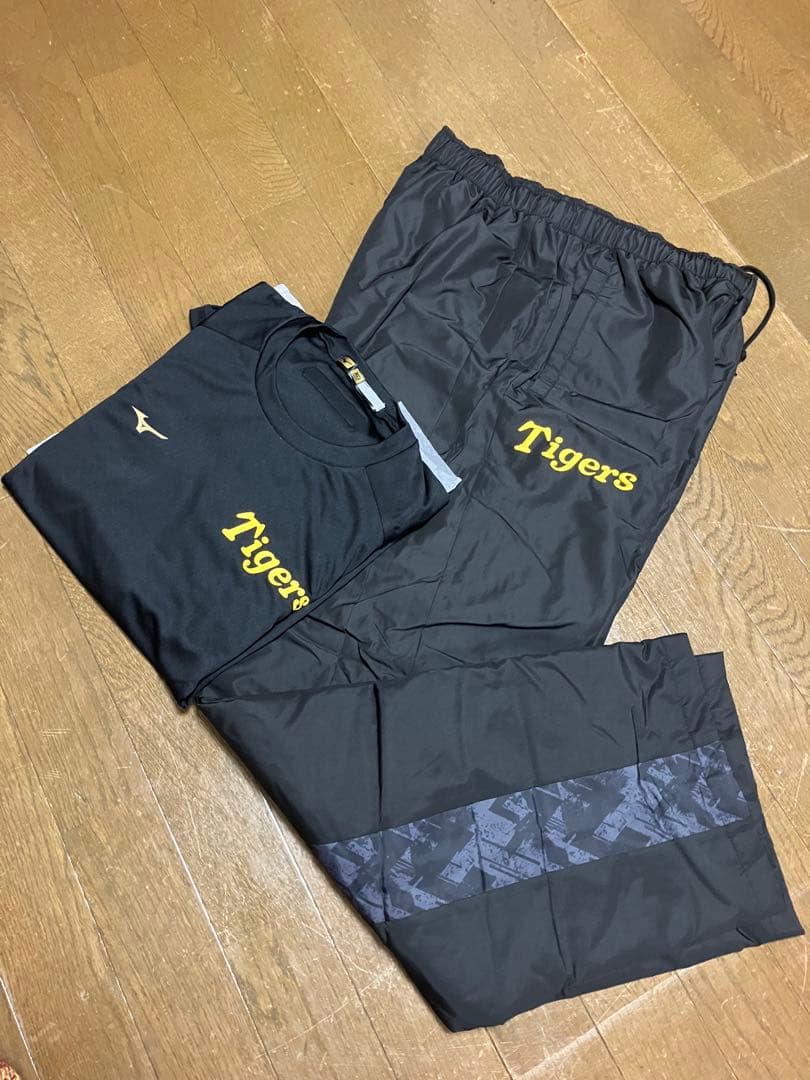 阪神タイガース　ウインドブレーカー　パンツ　アンダーシャツ　セット　ファンクラブ
