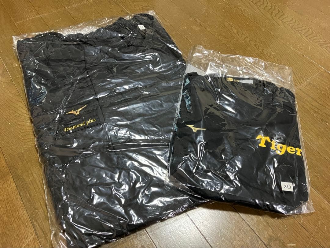 阪神タイガース　ウインドブレーカー　パンツ　アンダーシャツ　セット　ファンクラブ