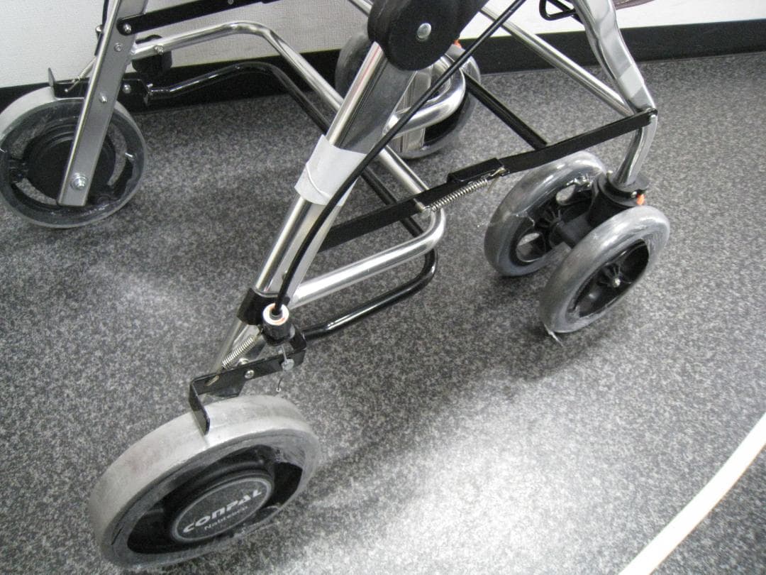 テイコブリトルR HS05R 歩行車 幸和製作所 抑制ブレーキ機能付き　①