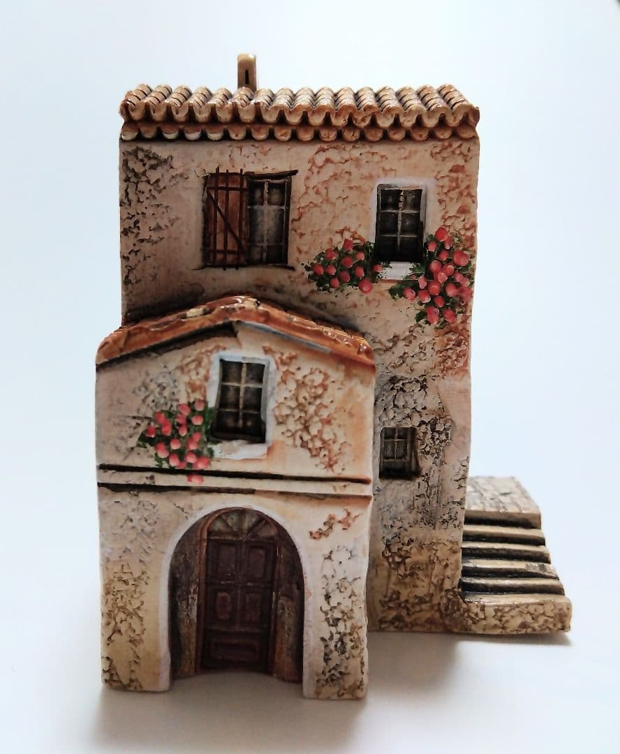 ゴーハウス★GAULT HOUSE お花の装飾が可愛いフランスの家