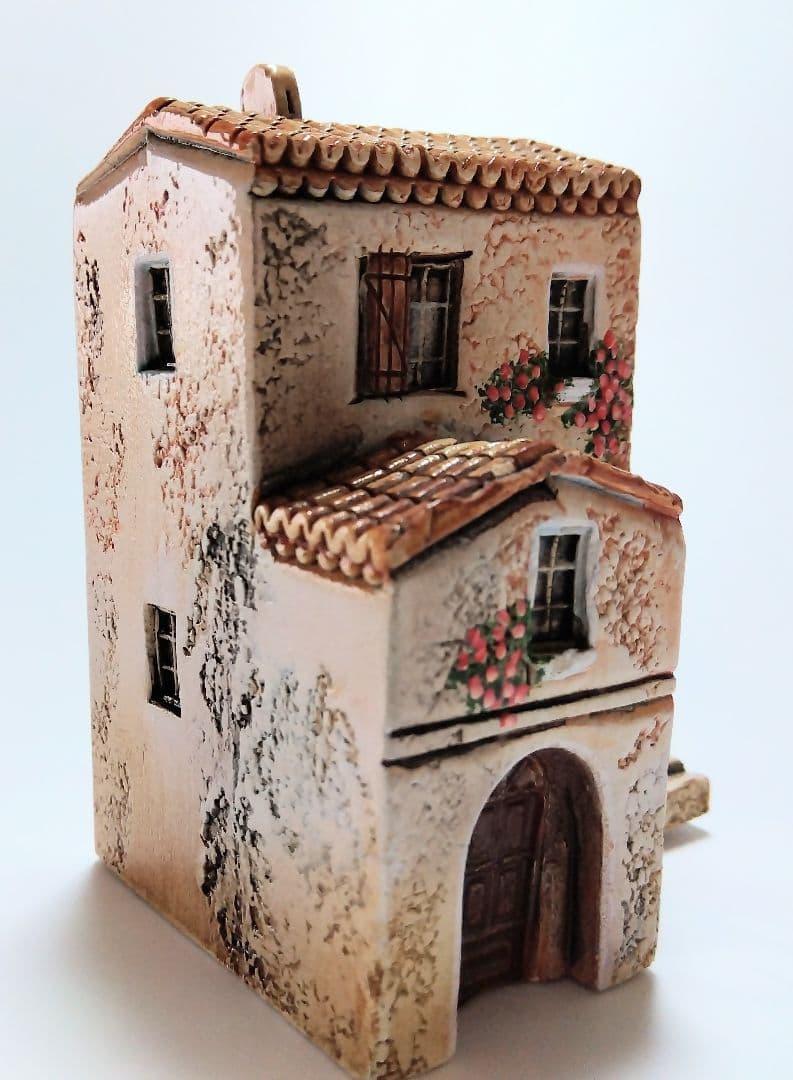 ゴーハウス★GAULT HOUSE お花の装飾が可愛いフランスの家