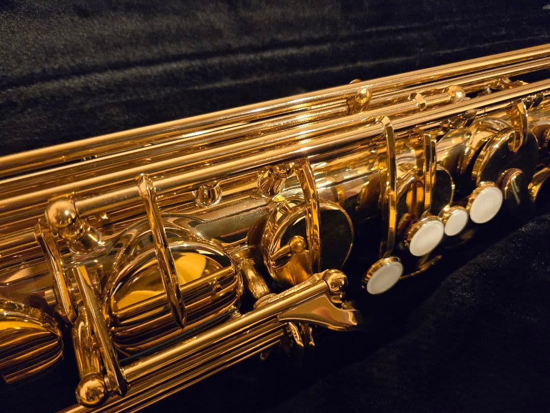 ヤマハテナーサックスYTS-62 (現行モデル)　ゴールドラッカー　ケース付き