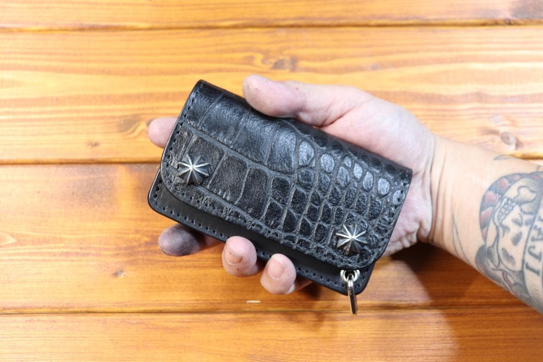 型押しクロコミニトラッカーウォレット シルバー925アポロ コンチョ付き