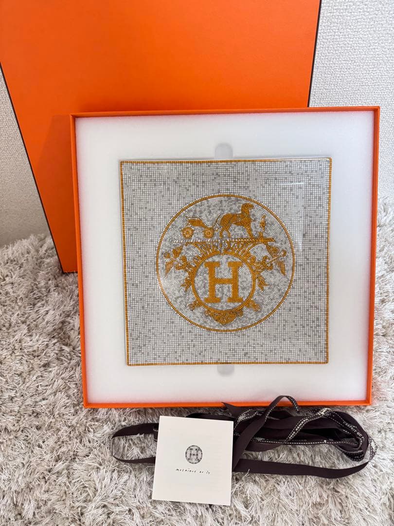 HERMES★ プチカレ No5＜モザイク 24＞ ゴールド 正方形　23cm
