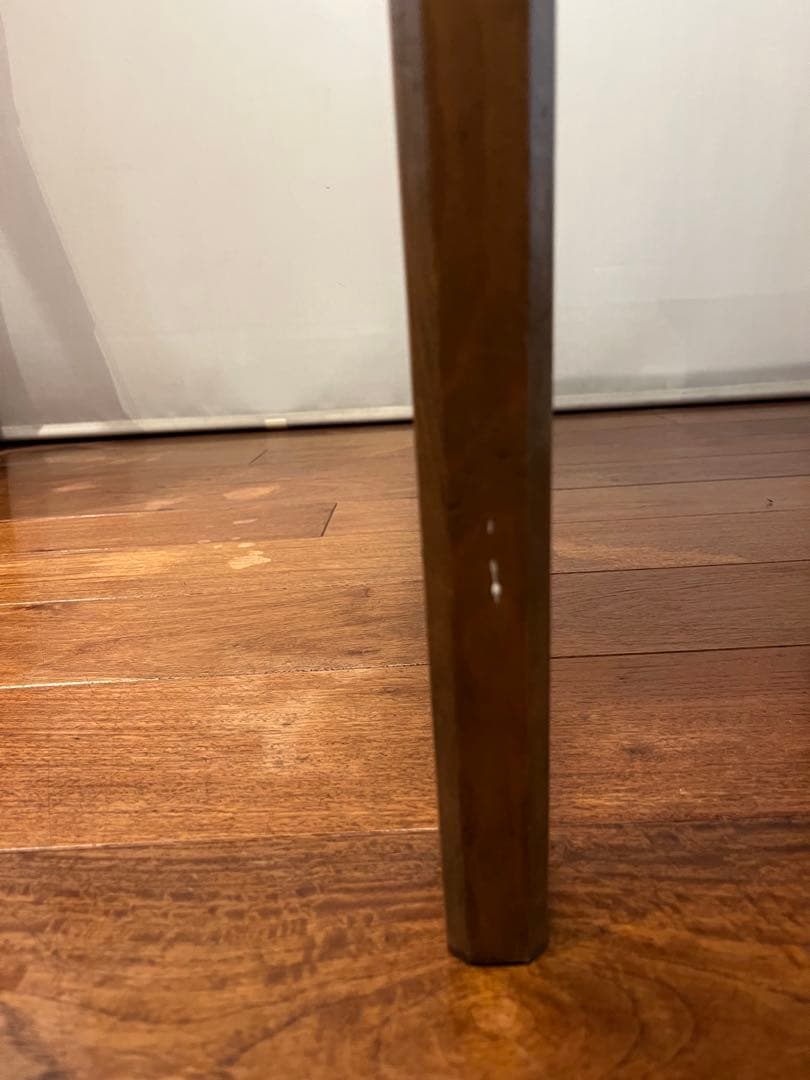 木製シンプルデザインの学習机　パイン材