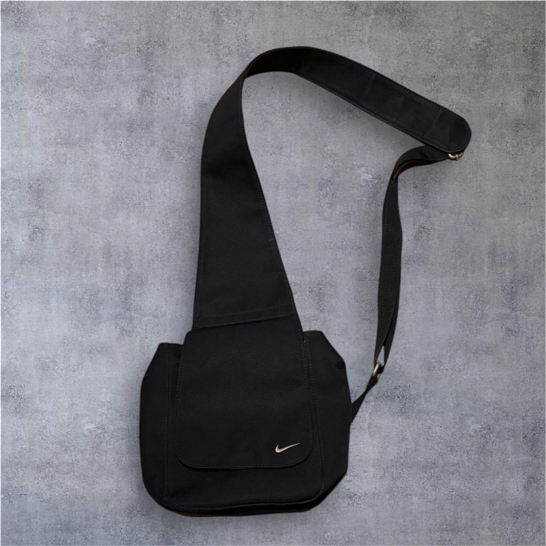 レア 00s NIKE ワンショルダーバッグ　ボディバッグ　スリングバック