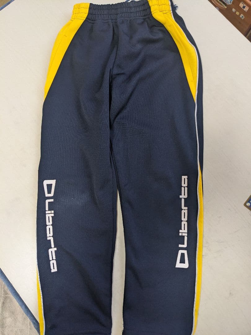 リベルタサッカースクール　ユニフォーム　ジャンパー　上下ジャージ　130