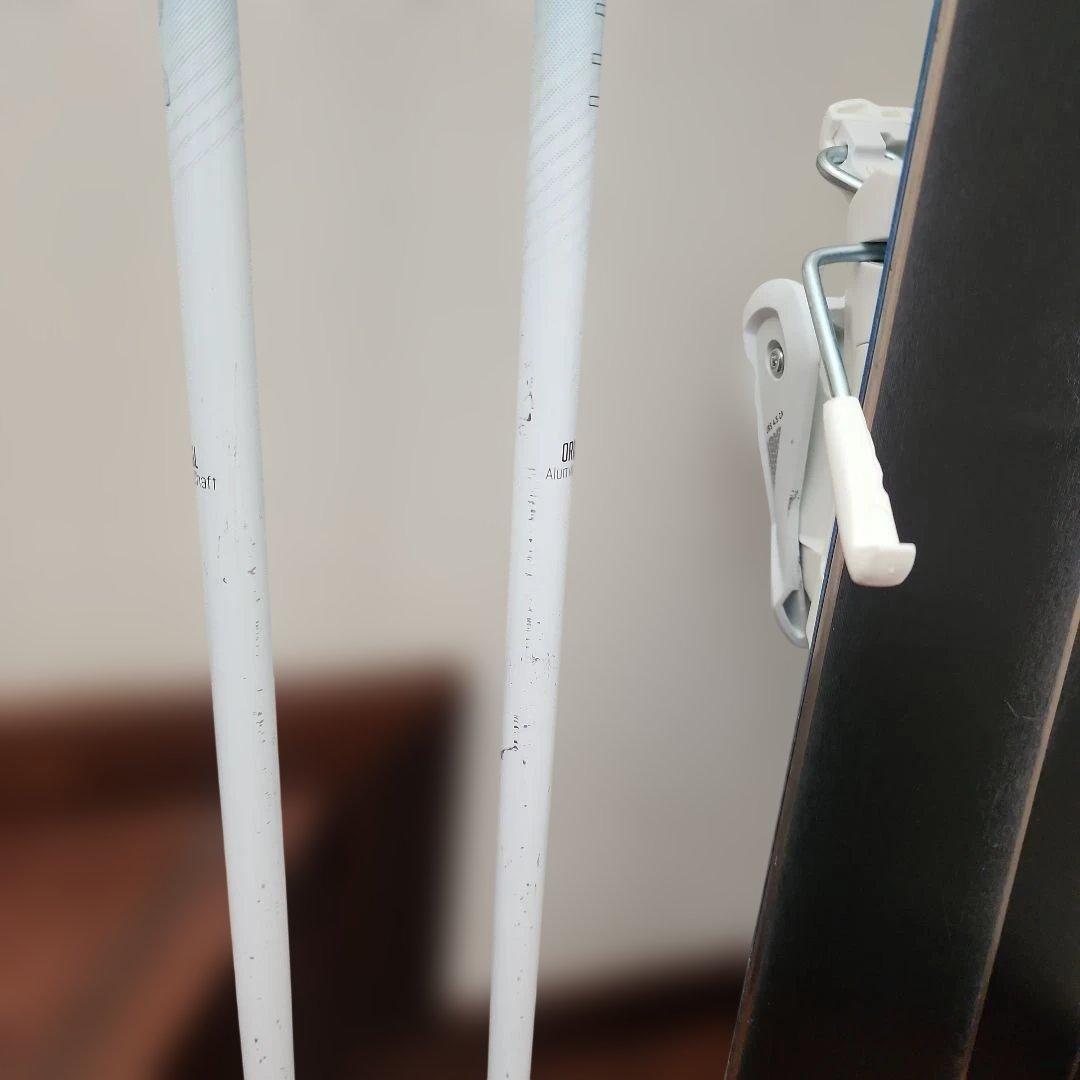 スキー板　HEAD ジュニア ストック付き