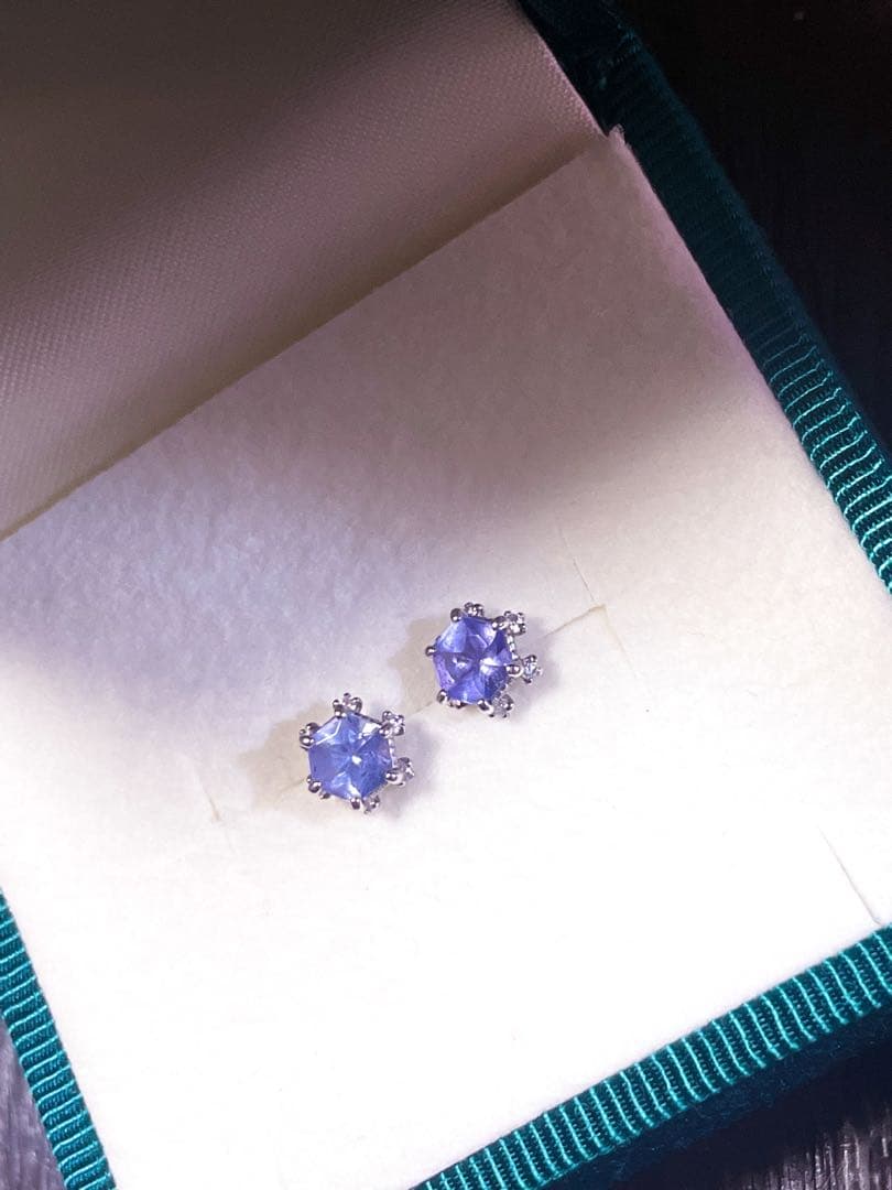 bizoux イルネージュ プラチナ900 タンザナイト ピアス