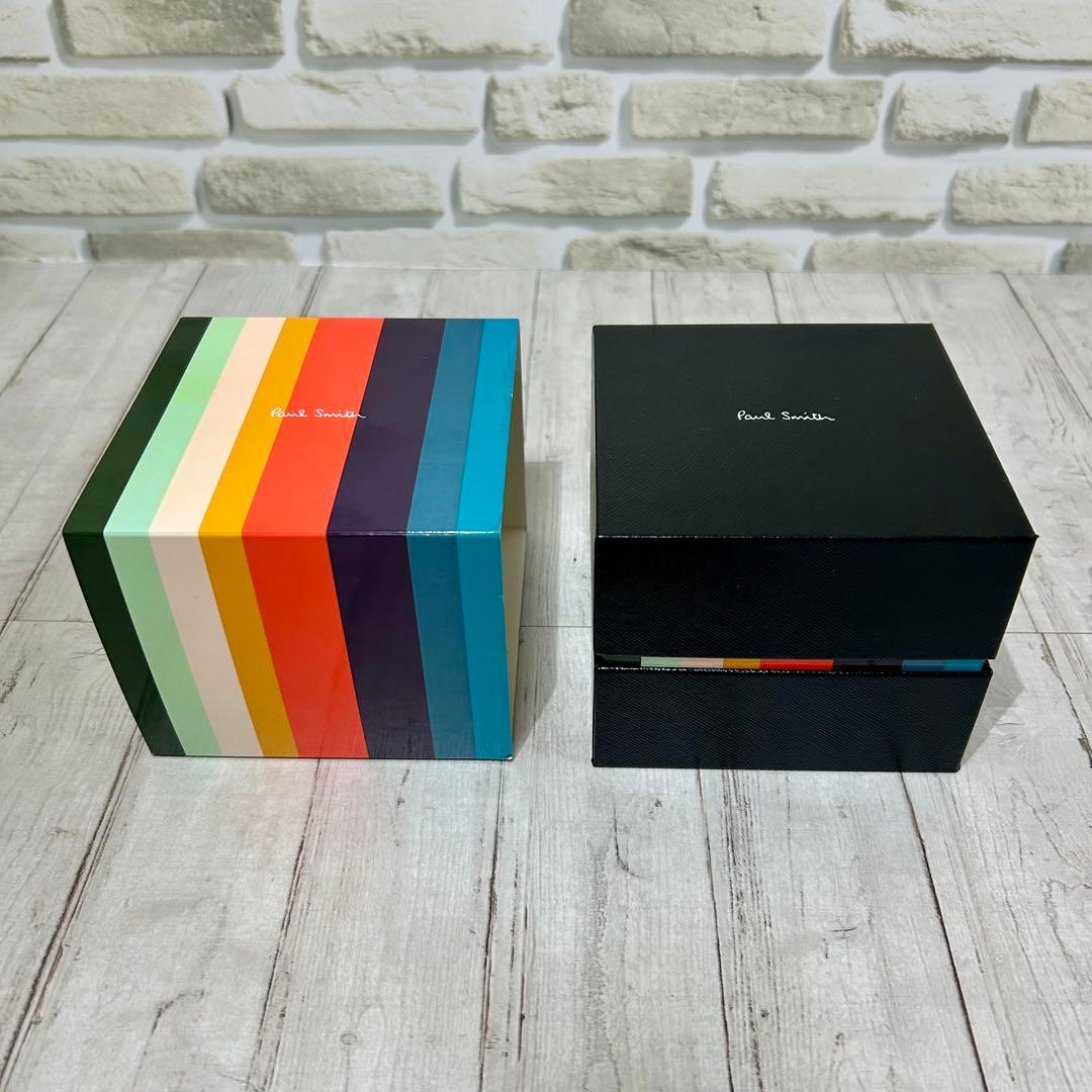 未使用級☆ポールスミス ワールドトラベラー　ソーラー電波ウォッチ　箱付　腕時計