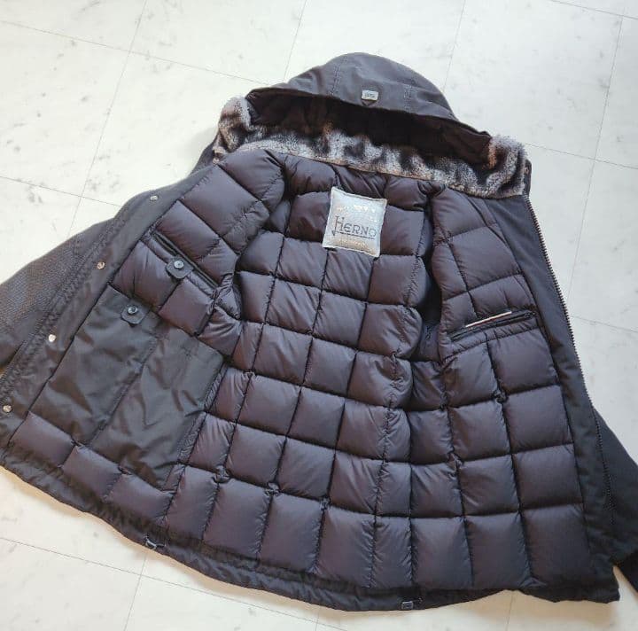 美品 ヘルノ 定価16万 ダウンコート 48 EXPEDITION ブラック 黒