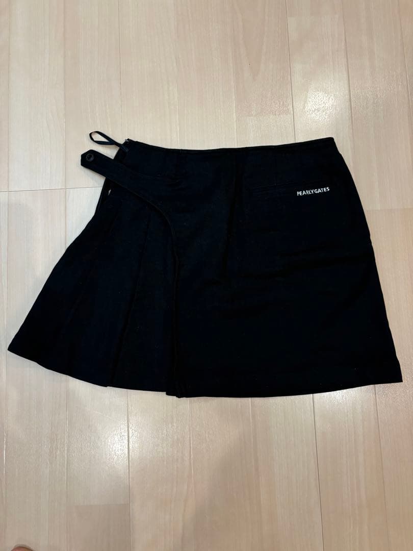 定価4万円パーリーゲイツ　ブラックデニム　ラップ調プリーツスカート