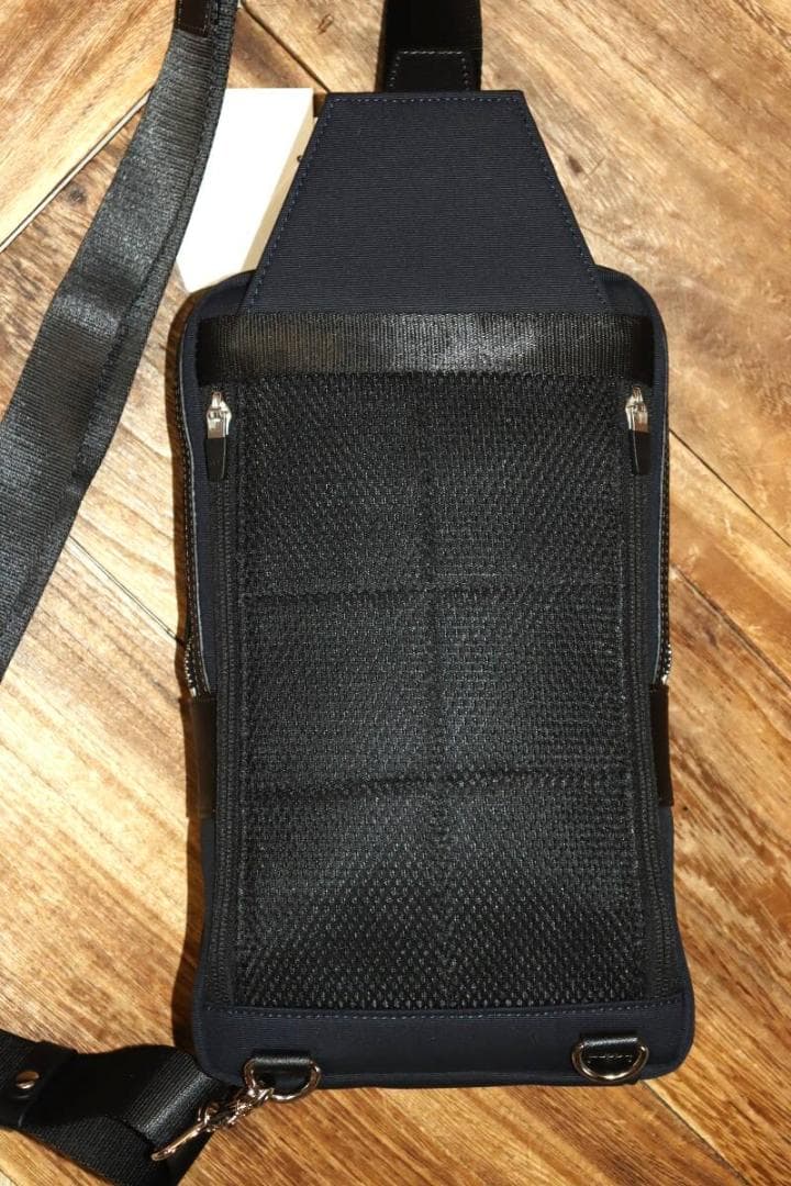 新品 TAKEO KIKUCHI ライニング ワンショルダーバッグ Ⓗ