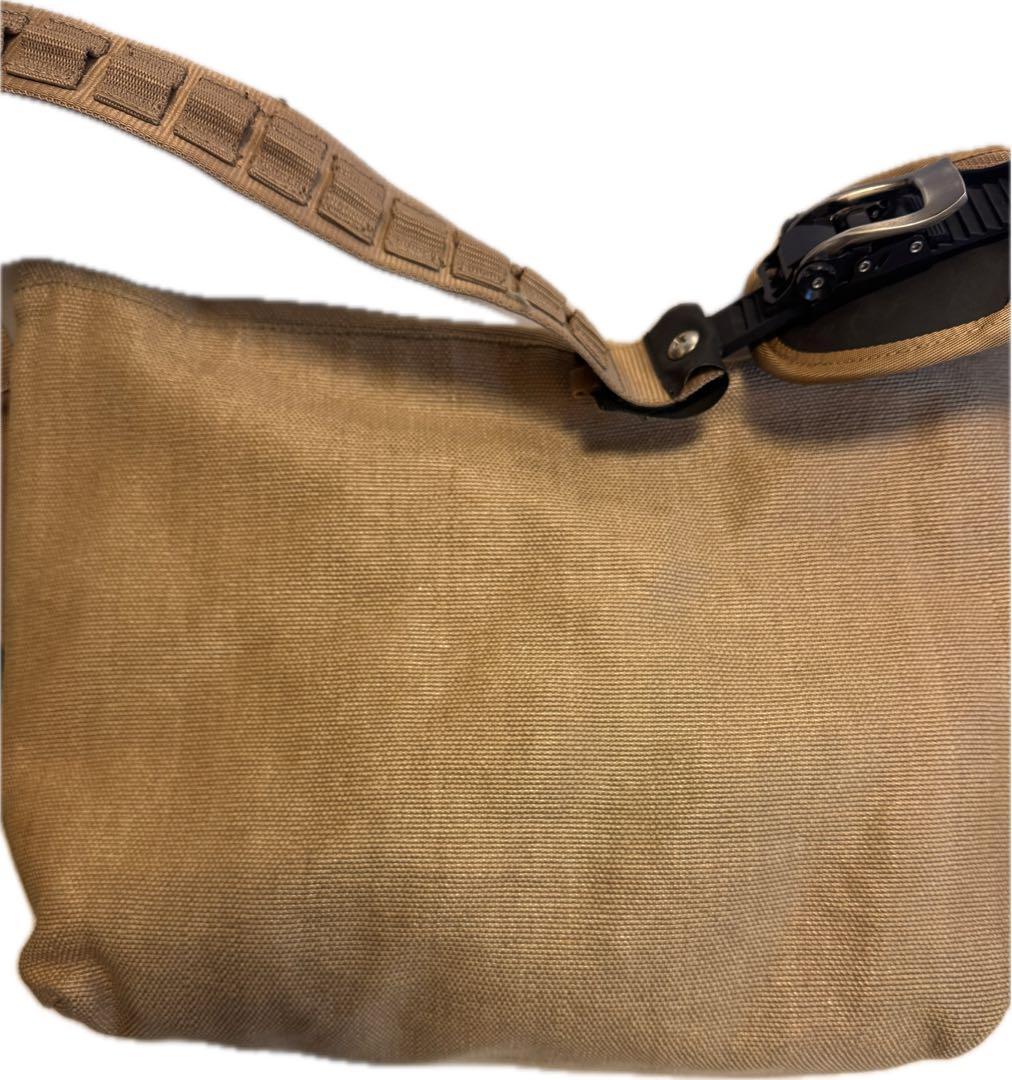 【希少】Burton ショルダーバッグ ラチェット調節 ビンディング