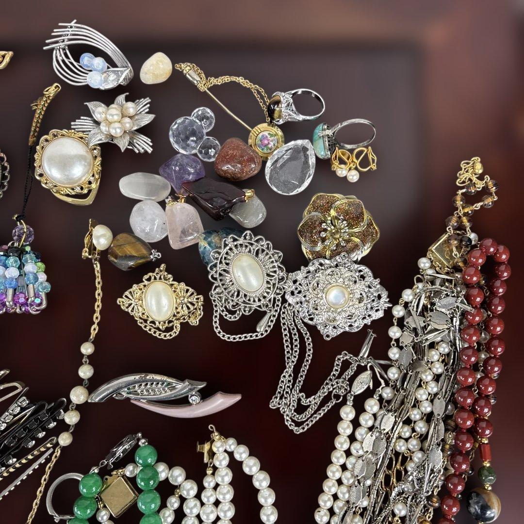 多様なデザインのネックレスセット - メルカリ