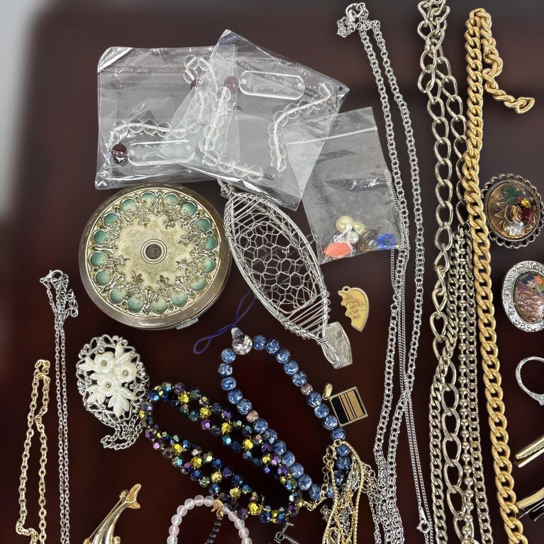 多様なデザインのネックレスセット - メルカリ