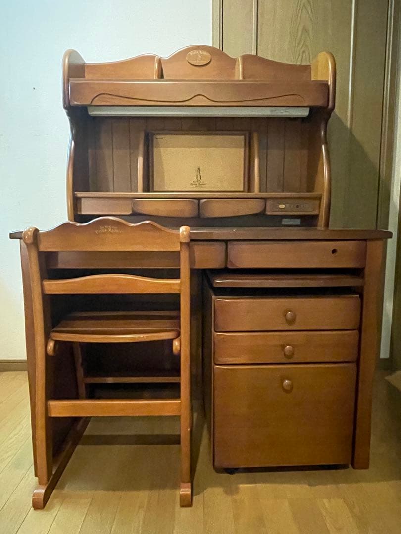 一枚板・天然木】コイズミ 高級学習机／ピーターラビット - メルカリ