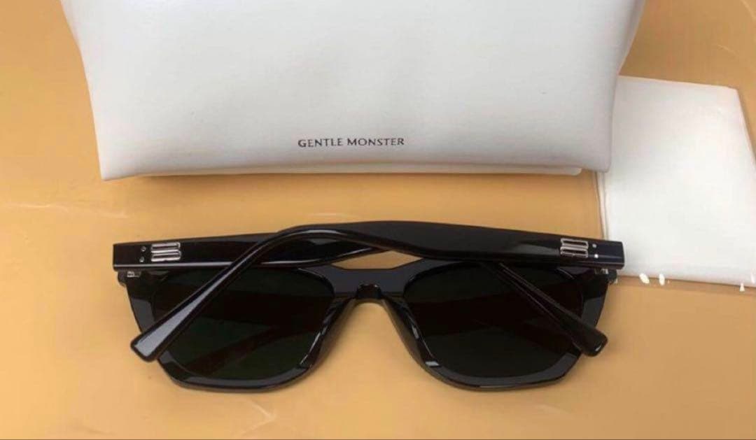 GENTLE MONSTER ブラックキャットアイサングラス