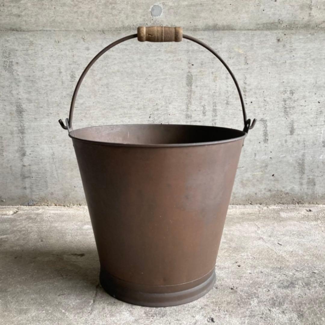 古い味のある銅製のバケツ 桶 花器 置物 オブジェ レトロ ヴィンテージ