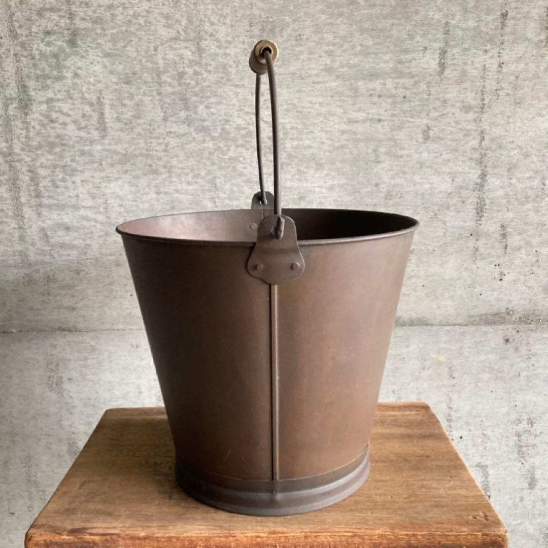古い味のある銅製のバケツ 桶 花器 置物 オブジェ レトロ ヴィンテージ