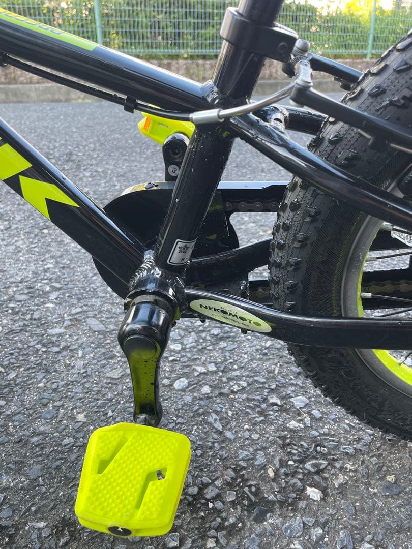 引き取り専用Trek 16インチ 子供用自転車 補助輪付き