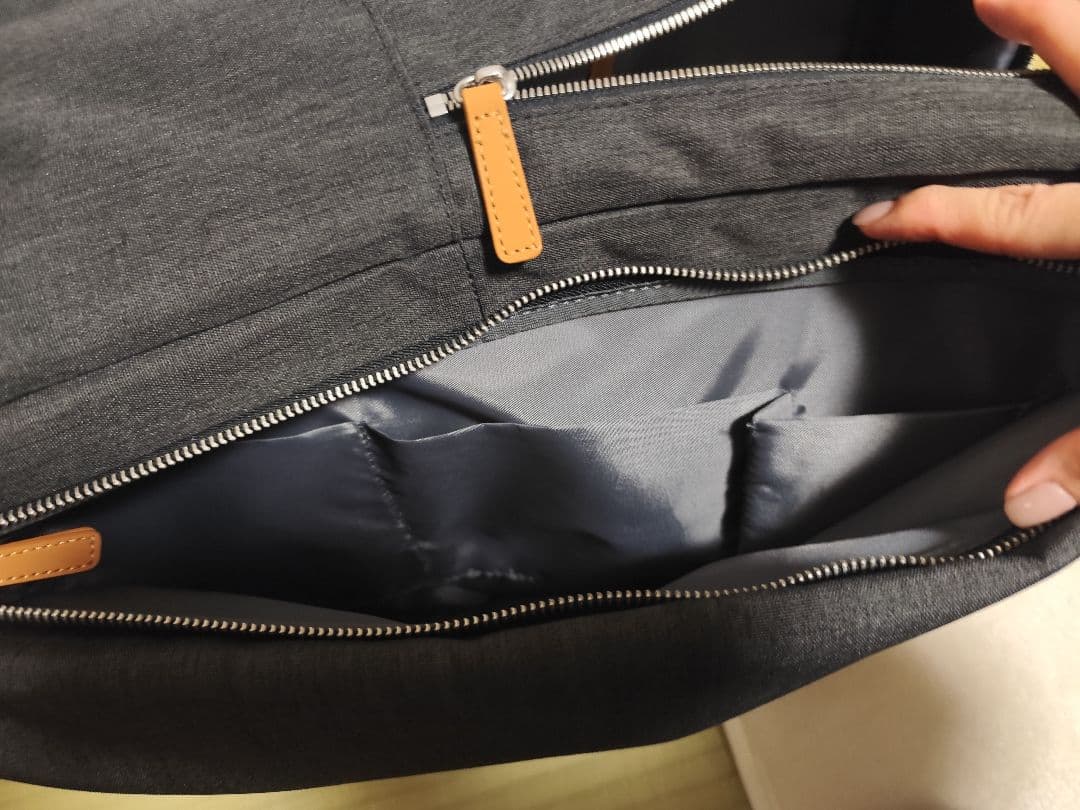 Nordace Siena Pro 15 スマートバックパック USB充電付き