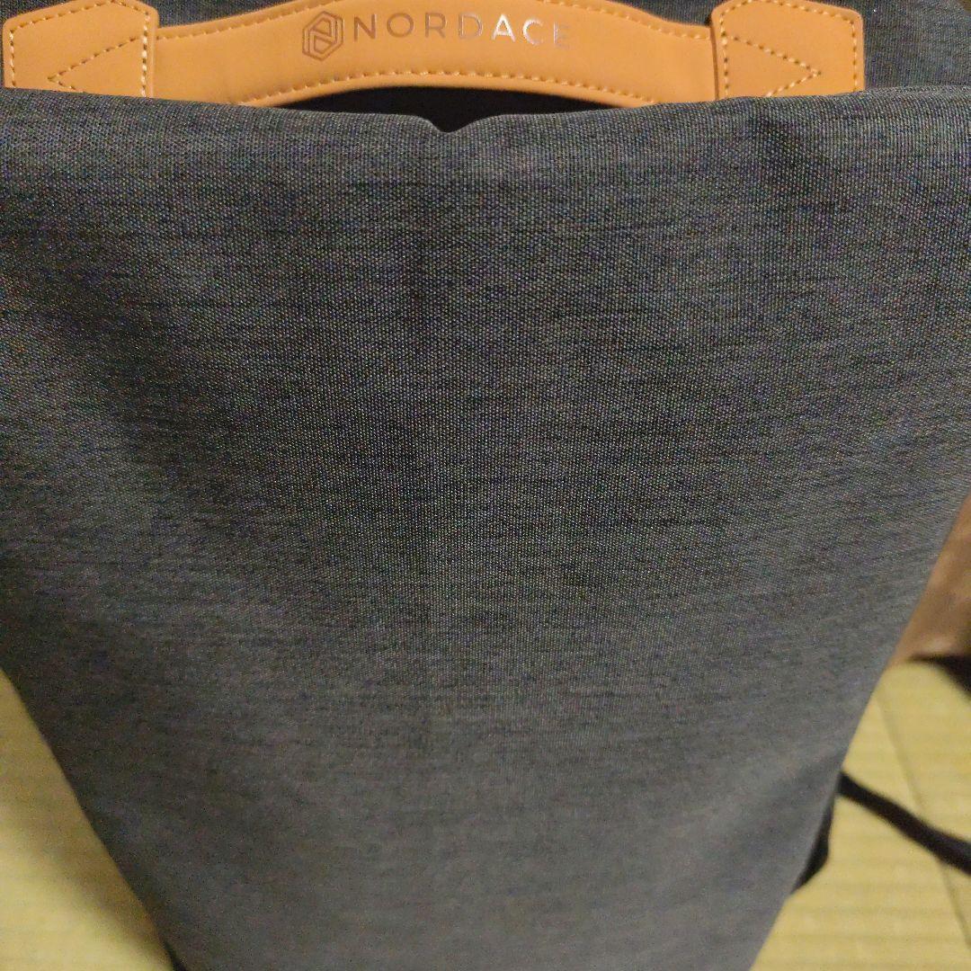 Nordace Siena Pro 15 スマートバックパック USB充電付き