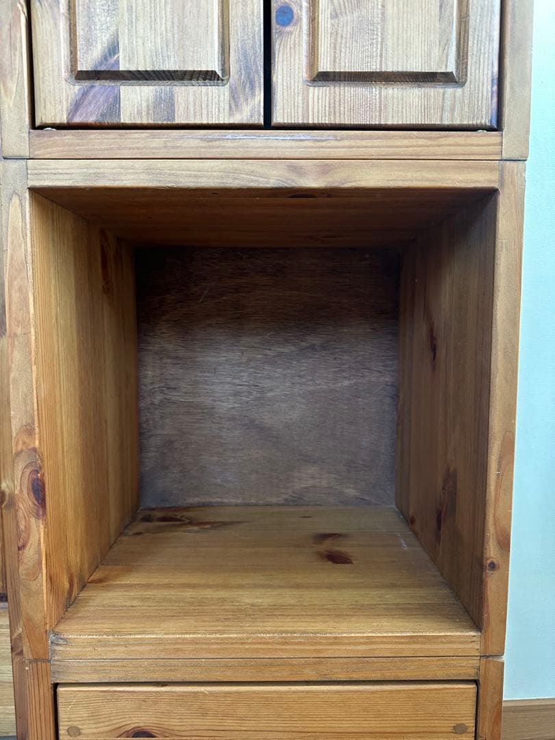 値下げ⭐︎木製ラック 星型カット扉付き