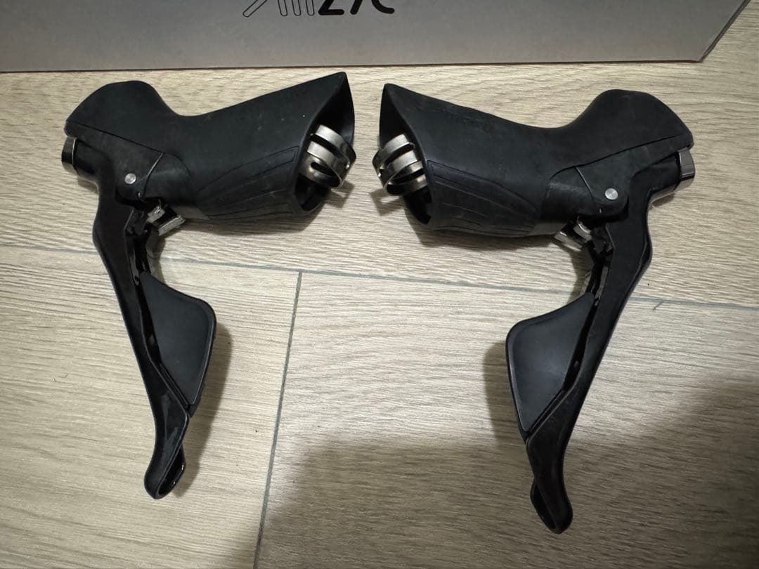 SHIMANO ULTEGRA ST-R8000 シフトレバー