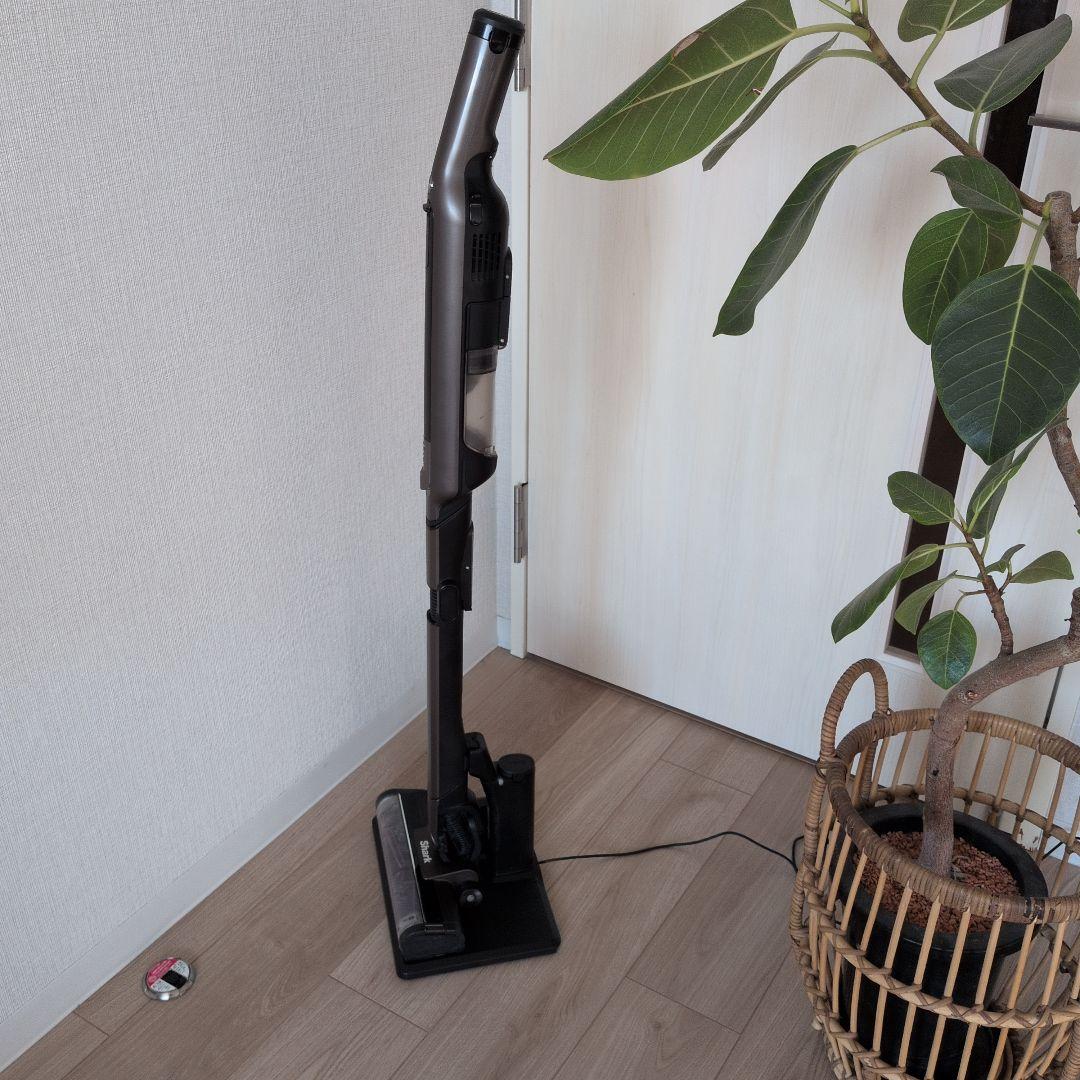 1/7（水）値下げ　SHARK　CS851JBR　 BROWN　バッテリー2本