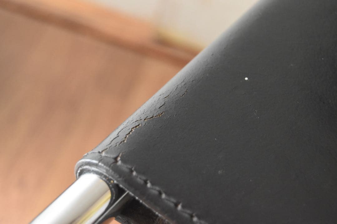 Chez Eileen Gray ROQUEBRUNE chair ①