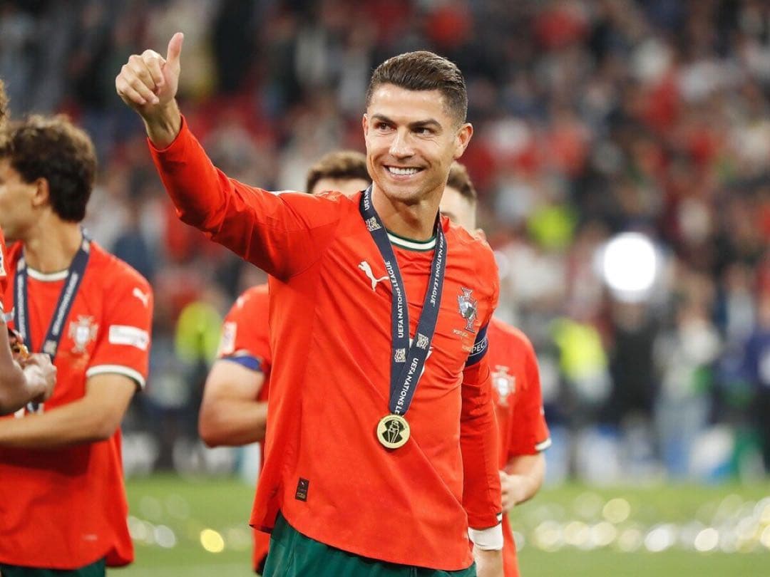 j*n様 PUMA ロナウド ポルトガル代表 Sサイズ 長袖ユニフォーム