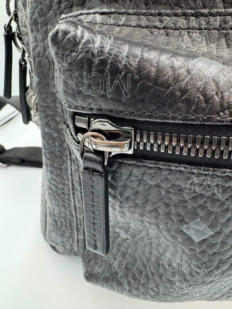 MCM エムシーエム リュック スモール ブラック スタッズ レザー バッグ