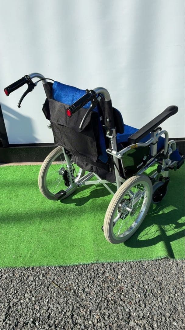 カワムラサイクル介助多機能車椅子 ノーパンクタイヤ KZ16-40