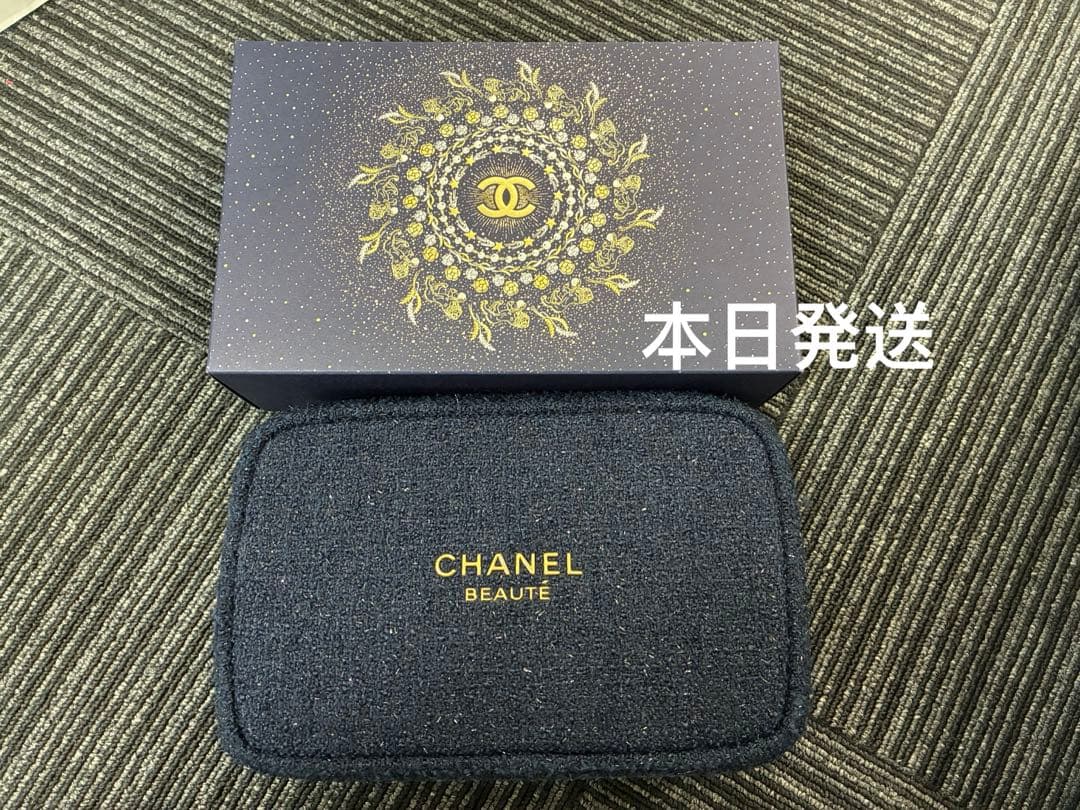 シャネル　ホリデー2025年　クリスマスコフレ　箱付き　ポーチ