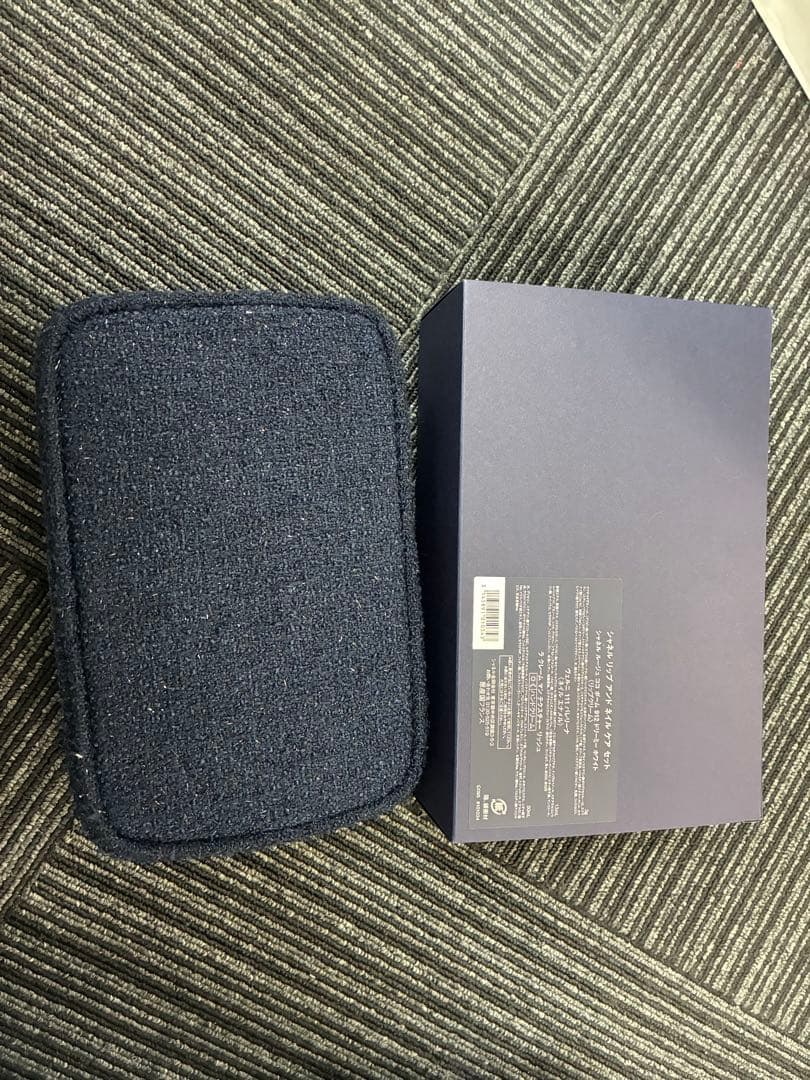 シャネル　ホリデー2025年　クリスマスコフレ　箱付き　ポーチ